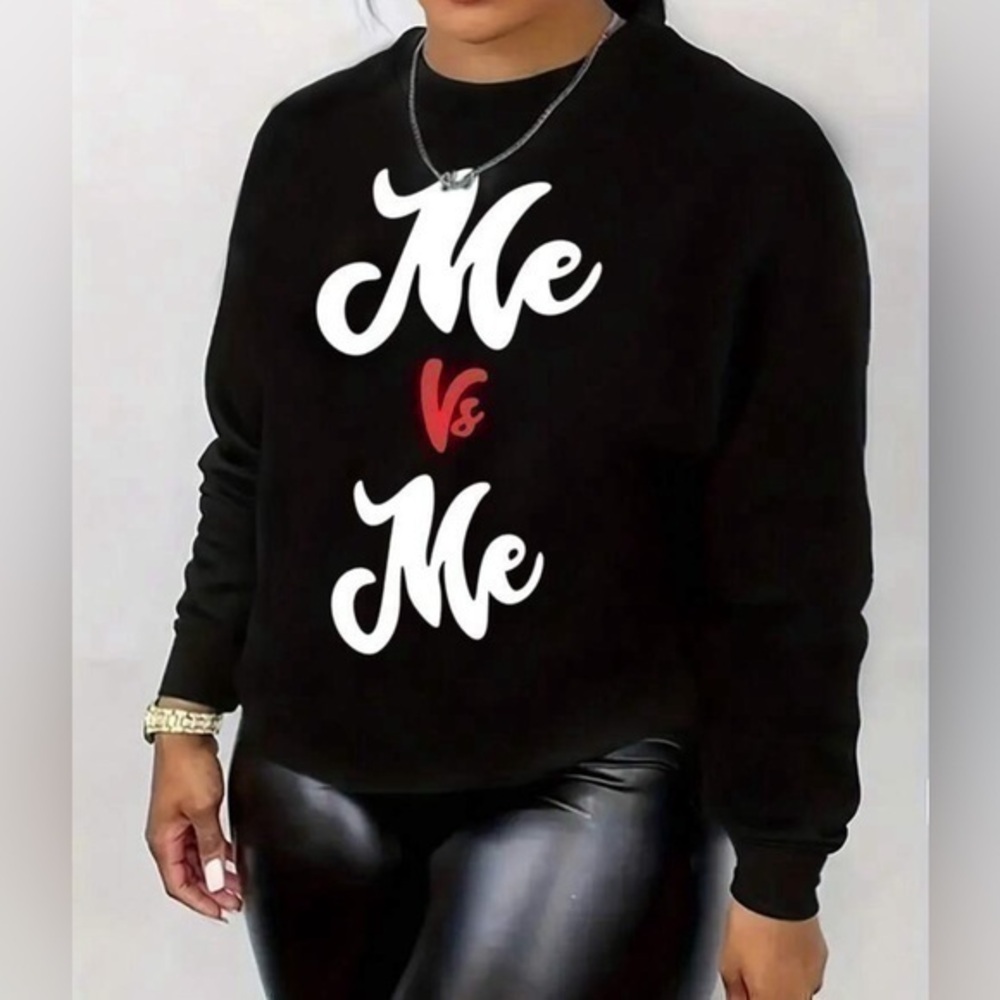 💋NWT Me vs Me  Slogan Printed Fleece Crew neck Sweatshirt - Black